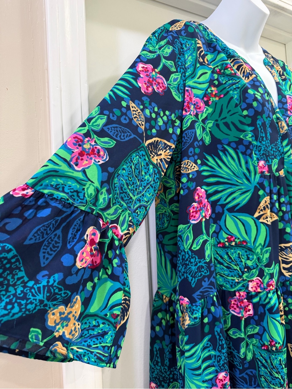 Lilly Pulitzer Gabriel Size 12
Tunic Dress Low Tide Navy Life Of The Party - Picture 6 of 16